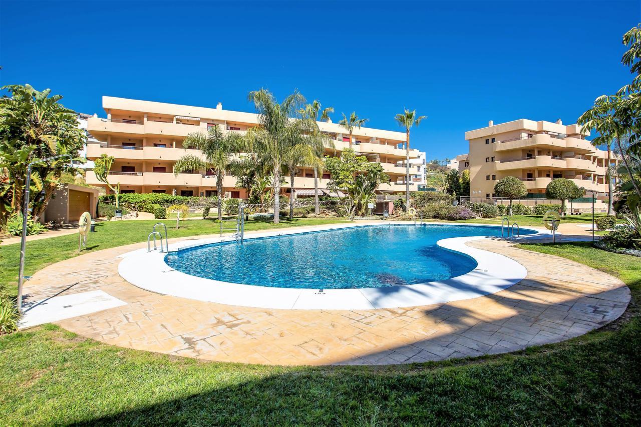 Appartamento Lets In The Sun Blue Cala La Cala De Mijas Esterno foto